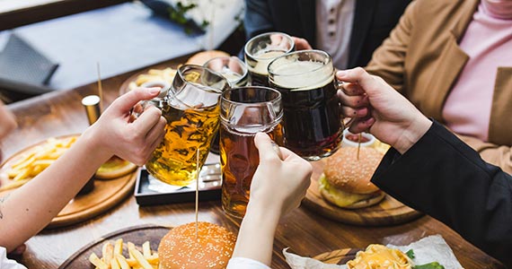 Dia Internacional da Cerveja: bares comemoram a data com promoções