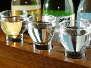 Itigo Sake House realiza uma degustação especial com três modelos da bebida oriental para comemorar o dia do Saquê