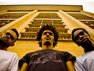 Macaco Bong e Porcas Borboletas se Apresentam no Grito Rock Macaco Bong e Porcas Borboletas se Apresentam no Grito Rock