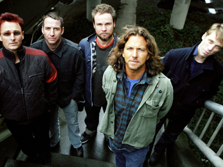 Pearl Jam traz turnê comemorativa de seus 20 anos para São Paulo em novembro