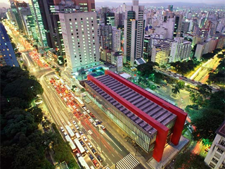 Exposição no Bar Salve Jorge Centro apresenta olhares de 60 fotógrafos sobre SP Exposição no Bar Salve Jorge Centro apresenta olhares de 60 fotógrafos sobre SP