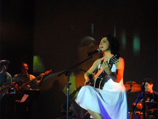 Valéria Oliveira faz show em São Paulo