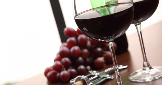 Estudos apontam que consumo moderado de vinho diminui riscos de depressão