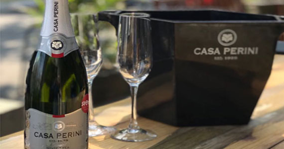 Casa Perini Moscatel foi escolhido como 5º melhor vinho do mundo pela Associação Mundial de Jornalistas e Escritores de Vinhos e Licores 