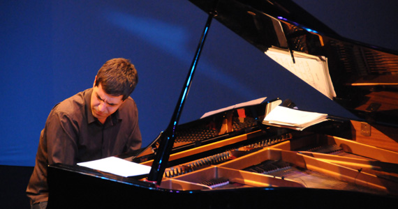 Auditório Ibirapuera recebe André Mehmari Trio e Tord Gustavsen Trio