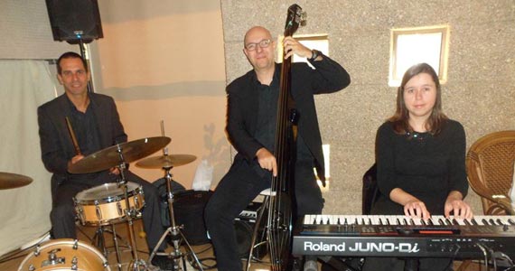 Banda Brasil Jazz Trio agita o palco do Brado Restaurante 