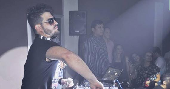 DJ Harlen Barreto e convidados agitam a noite do Fabrica Mix