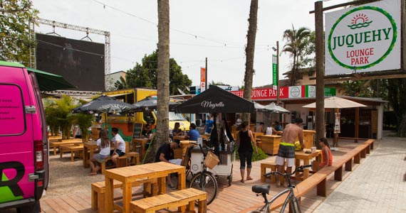 Praia de Juquehy recebe espaço com food trucks, bikes e lojas