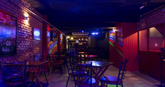 Banda de Rock Pop anima a noite de Karaoke do B Music Bar