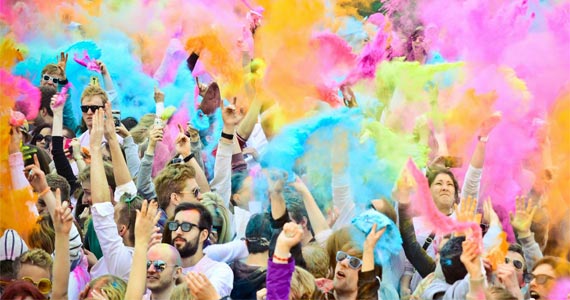 Festa Holi Color agita o Estádio da Portuguesa com muita diversão 