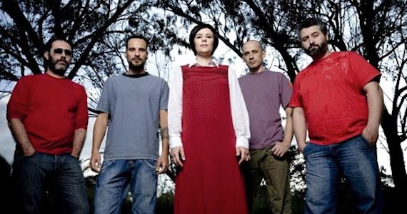 Sesc Pinheiros apresenta novo show da banda mineira Pato Fu