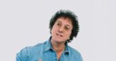 Silvio Brito faz show no Bar Brahma Centro cantando seus sucessos