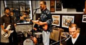 Nesta sexta-feira a banda Vintage Box se apresenta no palco do Willi Willie