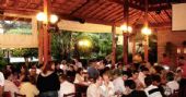 Happy hour com chopp gelado e picanha no rechaud no Clube do Churrasco