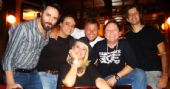 Banda Dancing Days apresenta grandes sucessos dos anos 70, 80 e 90 no Bar Charles Edward
