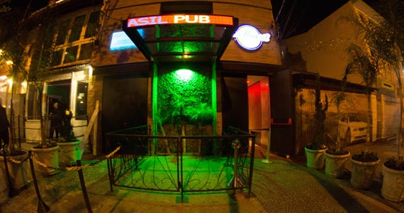 A Yes Brasil Pub realiza o show de Rico e Ruan com muito sertanejo
