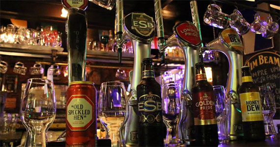 Chopp Guinness e drinks especiais no Finnegans Pub