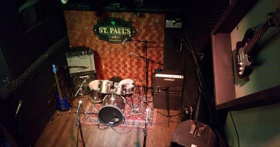 St. Pauls Pub recebe o som da banda Monte Castelo para animar a noite