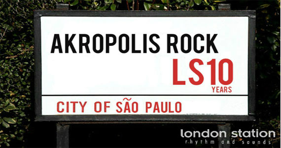 A banda Akropolis Rock embala a noite de sábado no London Station