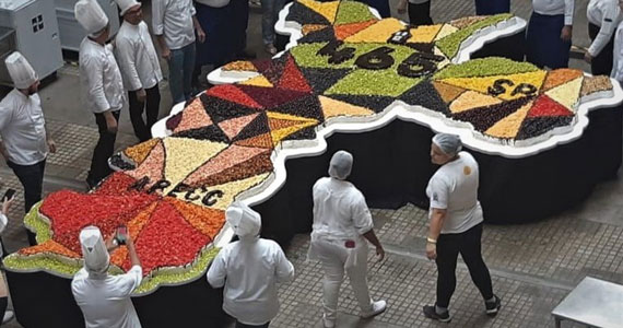 Aniversário de São Paulo e Mercadão conta com bolo de 15 metros