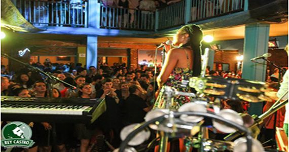 Banda Coconut e Dj Wendel embalam a noite mais latina no Rey Castro