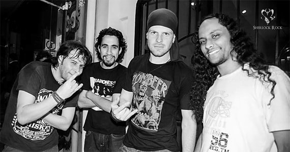 Duboiê Bar recebe a banda Sherlock Rock para animar a noite