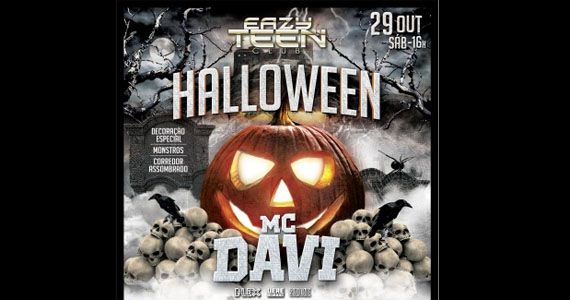 Mc Davi agita a festa de Halloween da Eazy Teen Club