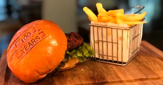 Hilton São Paulo Morumbi cria receita vegana para o Dia do Hambúrguer