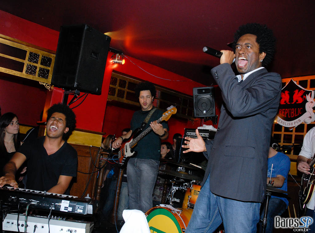 SERIAL FUNKERS NO REPUBLIC PUB SERIAL FUNKERS NO REPUBLIC PUB