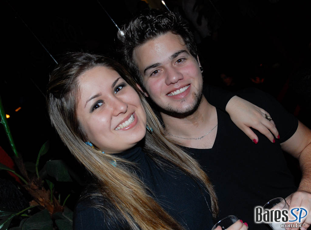 Banda Vintage Box apresentou seu pop rock na noite do Willi Willie Banda Vintage Box apresentou seu pop rock na noite do Willi Willie