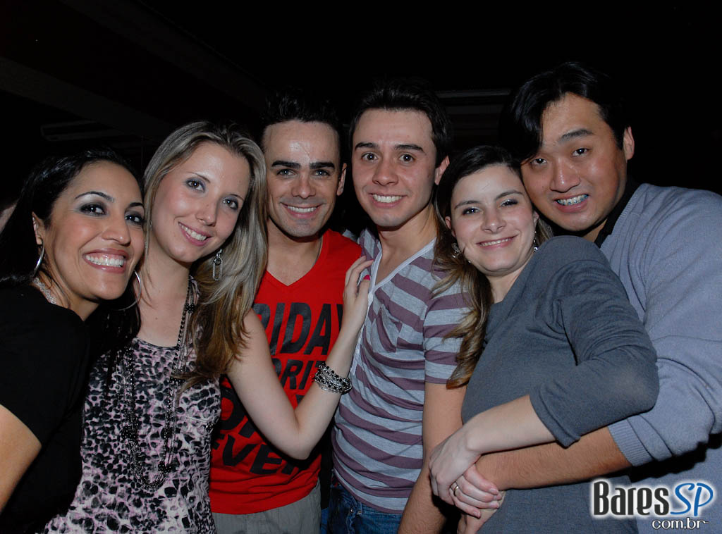 Banda Vintage Box apresentou seu pop rock na noite do Willi Willie Banda Vintage Box apresentou seu pop rock na noite do Willi Willie