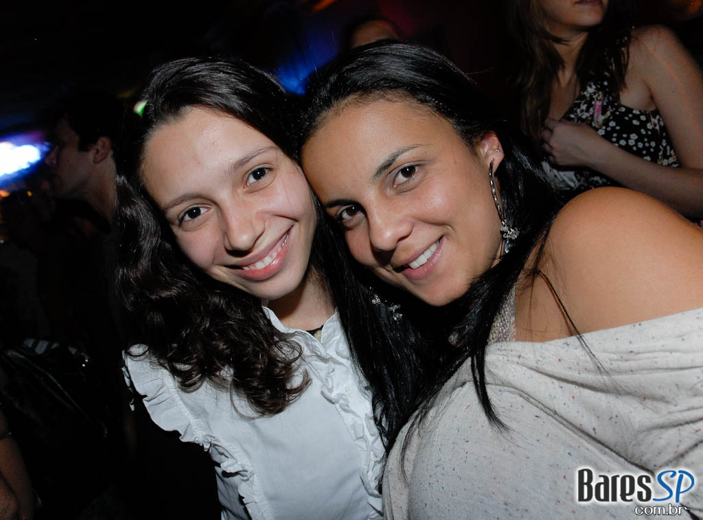 Banda Vintage Box apresentou seu pop rock na noite do Willi Willie Banda Vintage Box apresentou seu pop rock na noite do Willi Willie