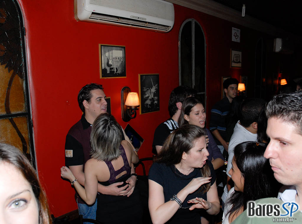 Banda Vintage Box apresentou seu pop rock na noite do Willi Willie Banda Vintage Box apresentou seu pop rock na noite do Willi Willie