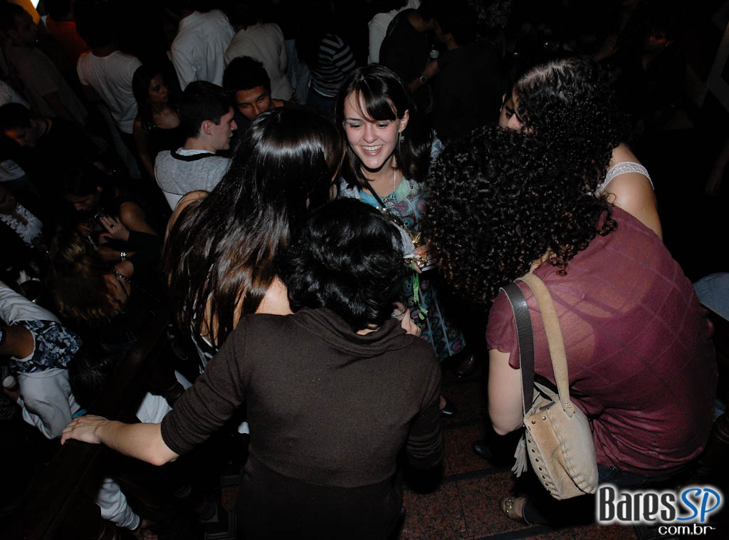 Banda Vintage Box apresentou seu pop rock na noite do Willi Willie Banda Vintage Box apresentou seu pop rock na noite do Willi Willie