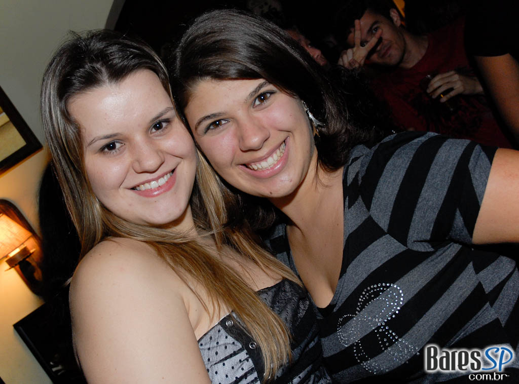 Banda Vintage Box apresentou seu pop rock na noite do Willi Willie Banda Vintage Box apresentou seu pop rock na noite do Willi Willie