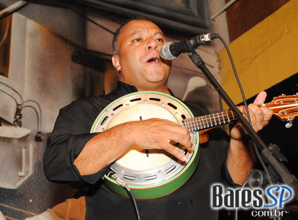 Samba da Vela e Grupo Explêndido fazem a festa de sexta na Casa do Samba Samba da Vela e Grupo Explêndido fazem a festa de sexta na Casa do Samba