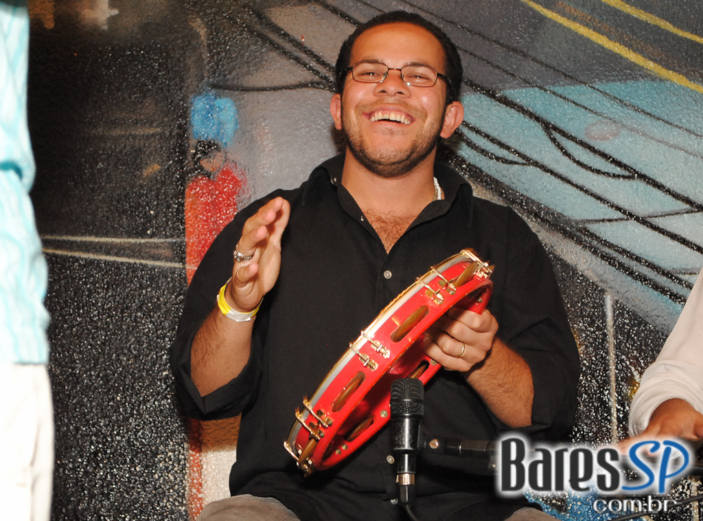 Samba da Vela e Grupo Explêndido fazem a festa de sexta na Casa do Samba Samba da Vela e Grupo Explêndido fazem a festa de sexta na Casa do Samba