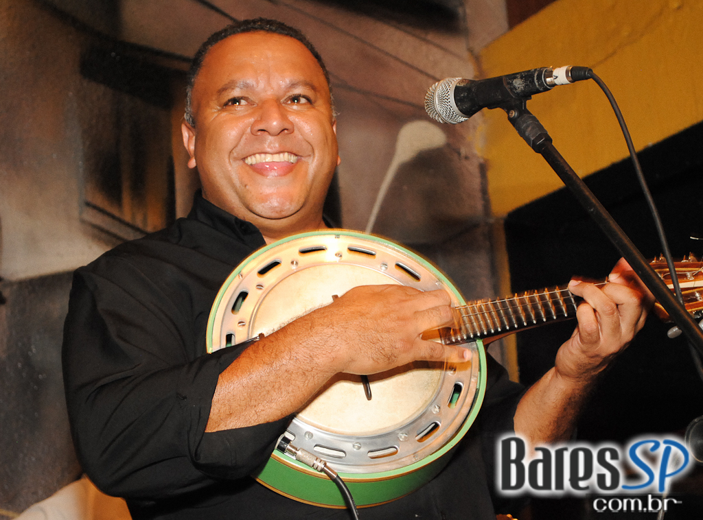 Samba da Vela e Grupo Explêndido fazem a festa de sexta na Casa do Samba Samba da Vela e Grupo Explêndido fazem a festa de sexta na Casa do Samba
