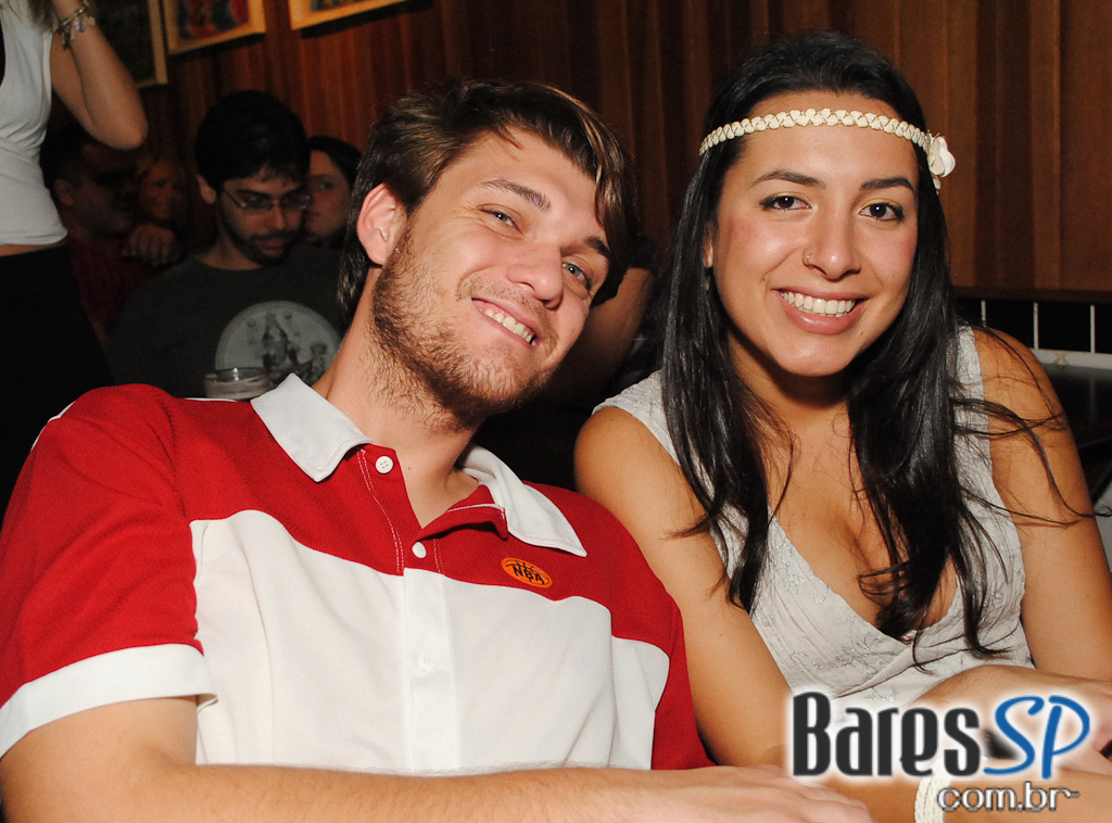 Samba da Vela e Grupo Explêndido fazem a festa de sexta na Casa do Samba Samba da Vela e Grupo Explêndido fazem a festa de sexta na Casa do Samba