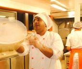 Pizzaria Fugazzeta comemorou o sucesso com jantar para convidados