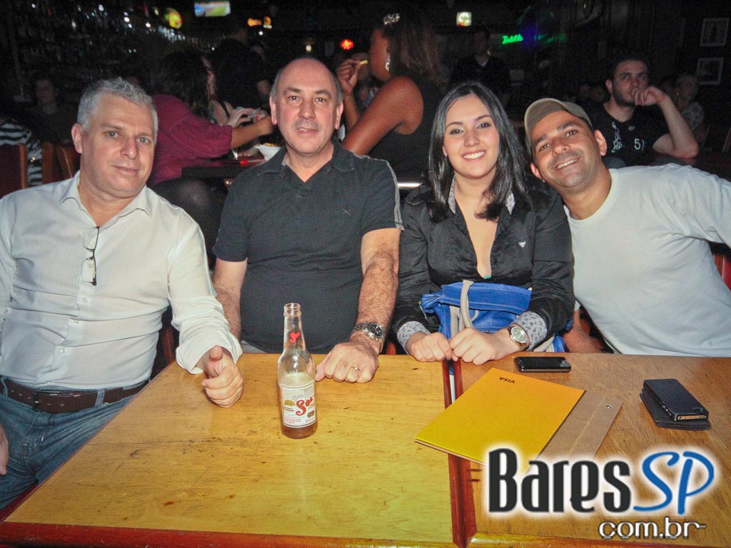 Michelle Ferreira e Banda Flying Rock no Ton Ton Jazz & Music Bar Michelle Ferreira e Banda Flying Rock no Ton Ton Jazz & Music Bar