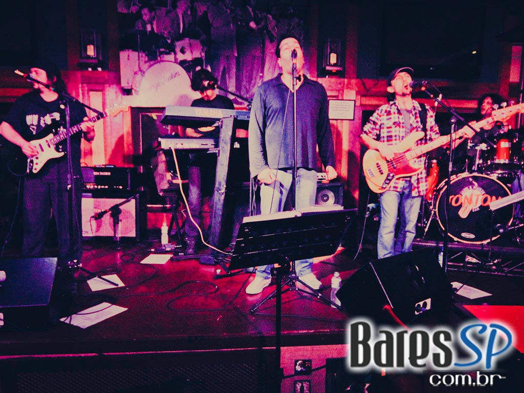 Michelle Ferreira e Banda Flying Rock no Ton Ton Jazz & Music Bar Michelle Ferreira e Banda Flying Rock no Ton Ton Jazz & Music Bar