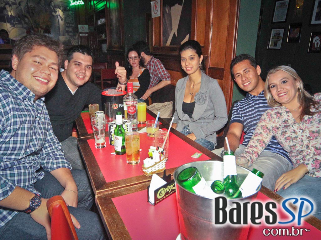 Michelle Ferreira e Banda Flying Rock no Ton Ton Jazz & Music Bar Michelle Ferreira e Banda Flying Rock no Ton Ton Jazz & Music Bar