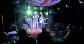 Gillans recebeu no Dia do Rock a banda Ronaldo e os Impedidos