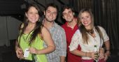 Lucas Bressan se apresentou no palco do Hits Caf� no s�bado