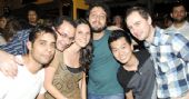 Show da banda Zero Onze no palco do Bar Charles Edward