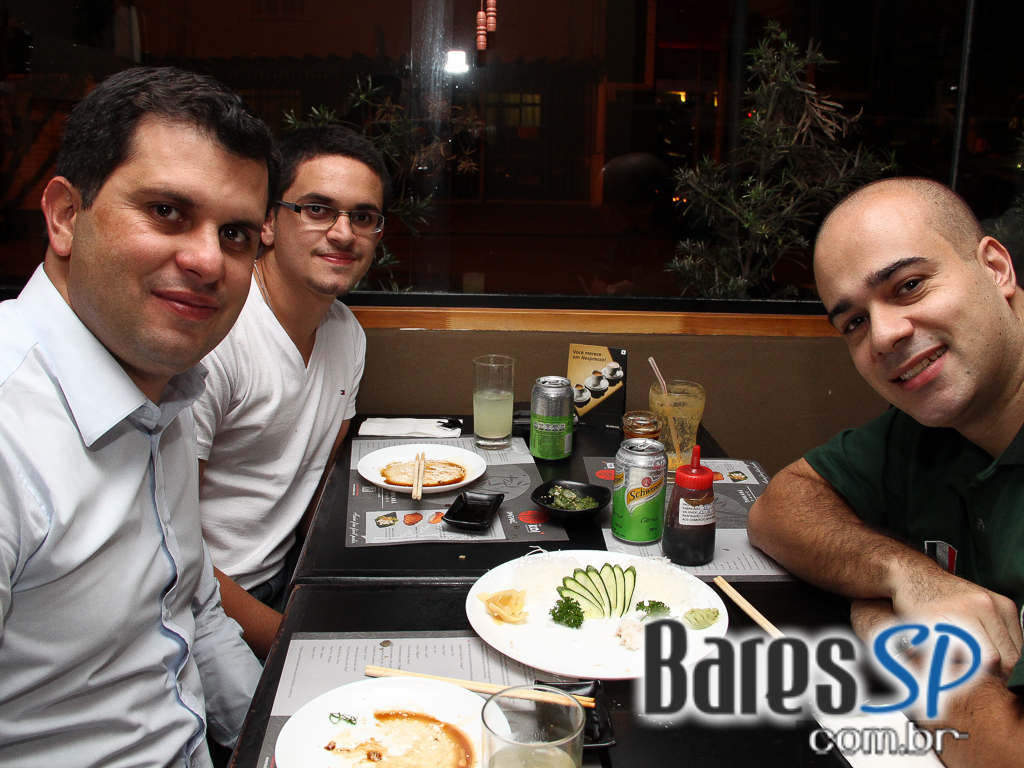 Daitakê Sushi ofereceu rodízio com variedades de pratos frios e quentes Daitakê Sushi ofereceu rodízio com variedades de pratos frios e quentes