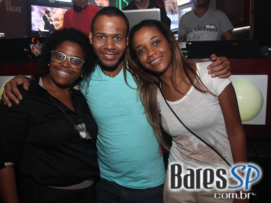 Acontece no Akbar Lounge & Disco apresentou a Noite do Trabalhador Acontece no Akbar Lounge & Disco apresentou a Noite do Trabalhador