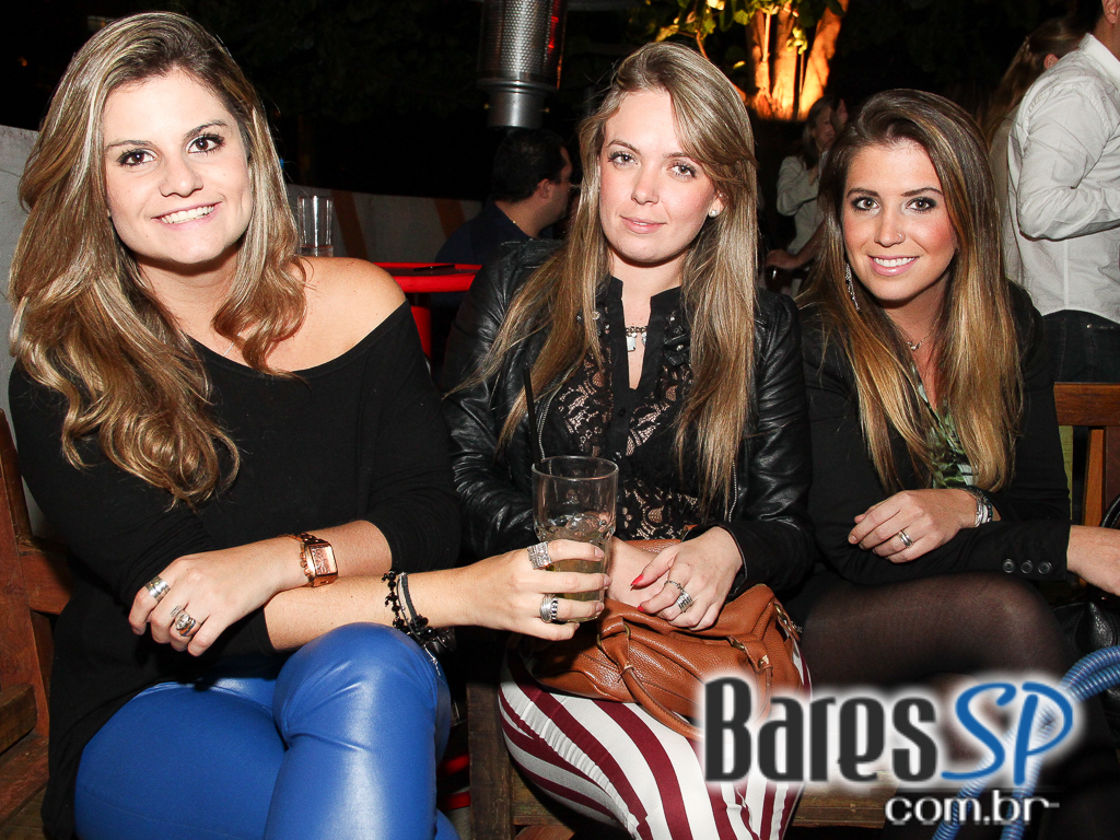 Quinta-feira animada no Gràcia Bar com Djs convidados Quinta-feira animada no Gràcia Bar com Djs convidados