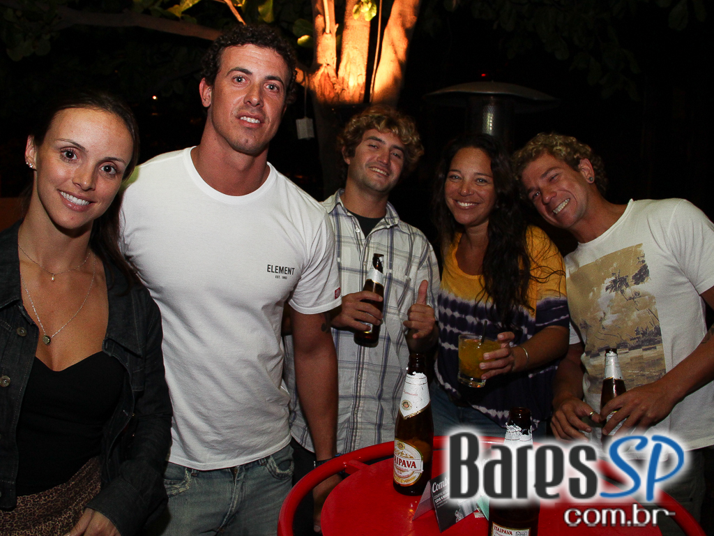 Quinta-feira animada no Gràcia Bar com Djs convidados Quinta-feira animada no Gràcia Bar com Djs convidados